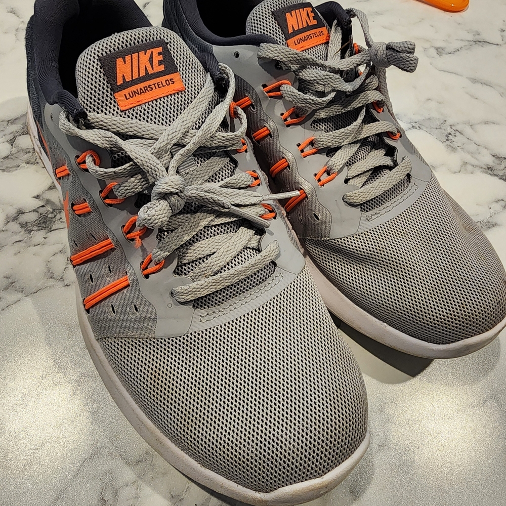 Nike Lunarestelos Women's Shoes in Gray and Orange